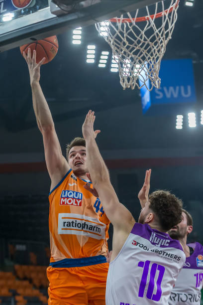 足球中不可 足球中不可